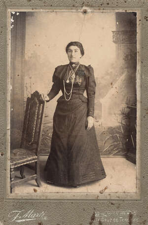 RETRATO FEMENINO EN TENERIFE DE 1900 A 1915